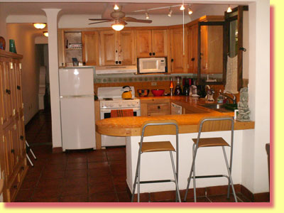 Fully equipped kitchen - click to see a larger image