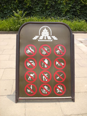 The Temple of heaven garden has a lot of rules ... click to see a large image