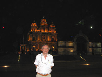 St.Joseph's Church on Wanfujing Street ... click to see a large image