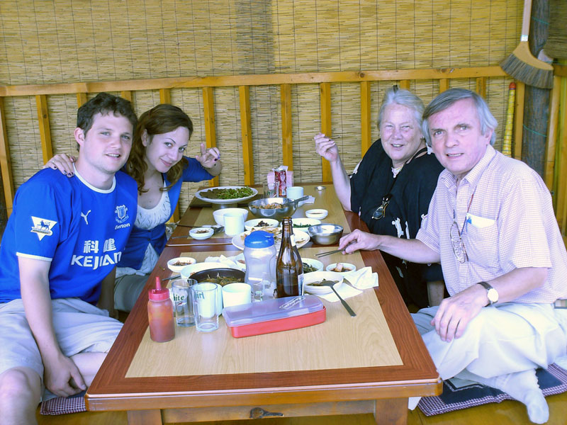 A nice outdoor lunch at Mt.Palgongsan, where we had a variety of meats, vegetables, and, of course, kimchees