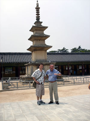 Tomas & David at the Men's pagoda ... click to see a large image