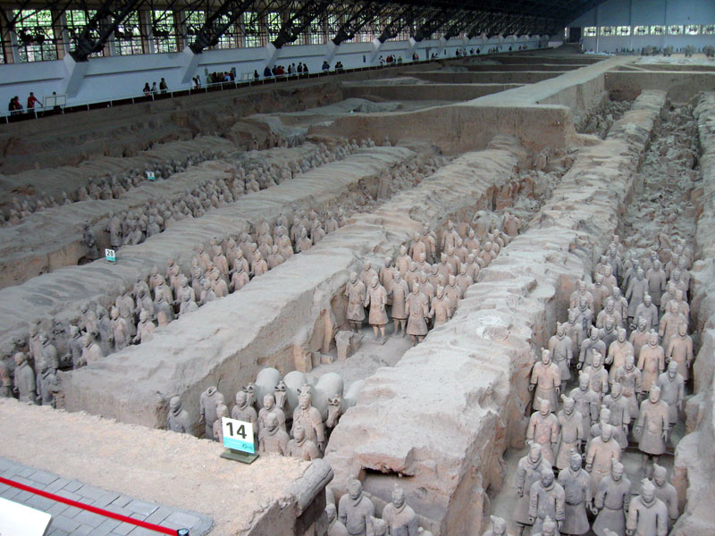 Some of the thousands of X'ian's teraccotta soldiers ... click to see a large image 
