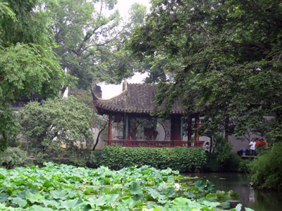 The garden has many ponds, bridges and open-air pavilions ... click to see a large image.