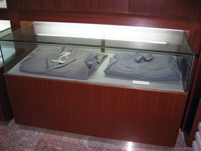 Mao's famous jackets ... click to see a large image.