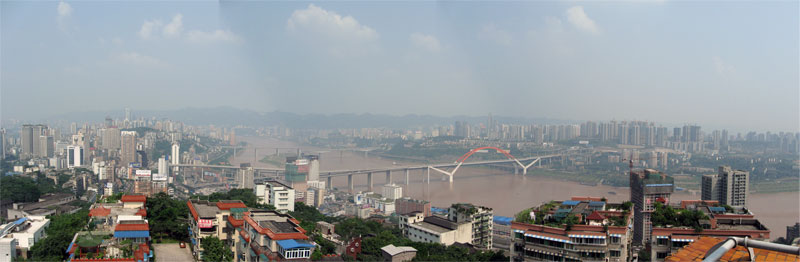 A Chongqing panorama, over the Jialing River ... click to see a much larger image 