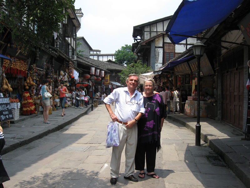 The old town of Ciqi Kou, like old China is supposed to be ... click to see a larger image