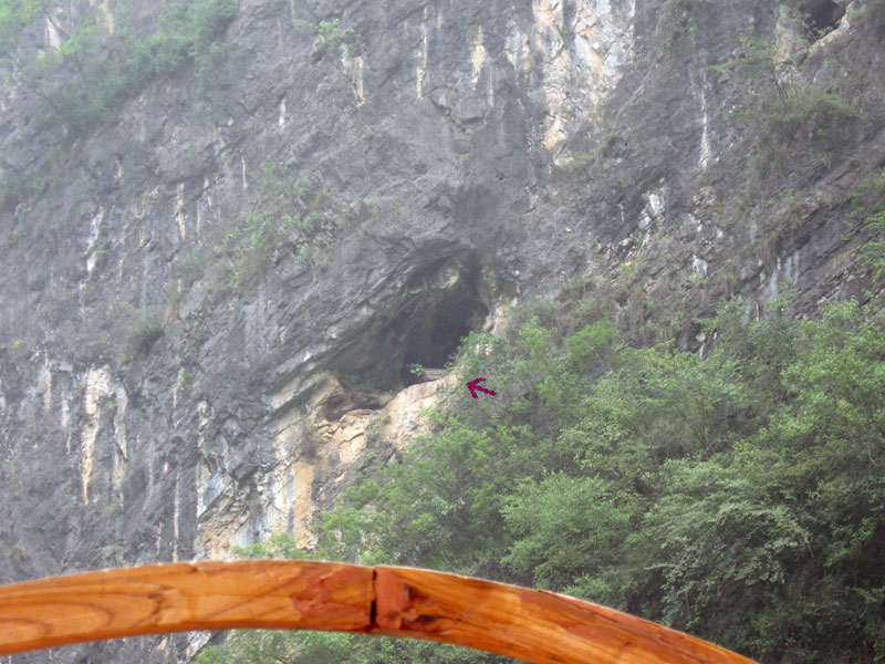 Another 2,500 year-old "hanging coffin" ... click to see a larger image