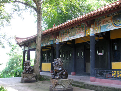 Another temple, guarded by lions ... click to see a large image